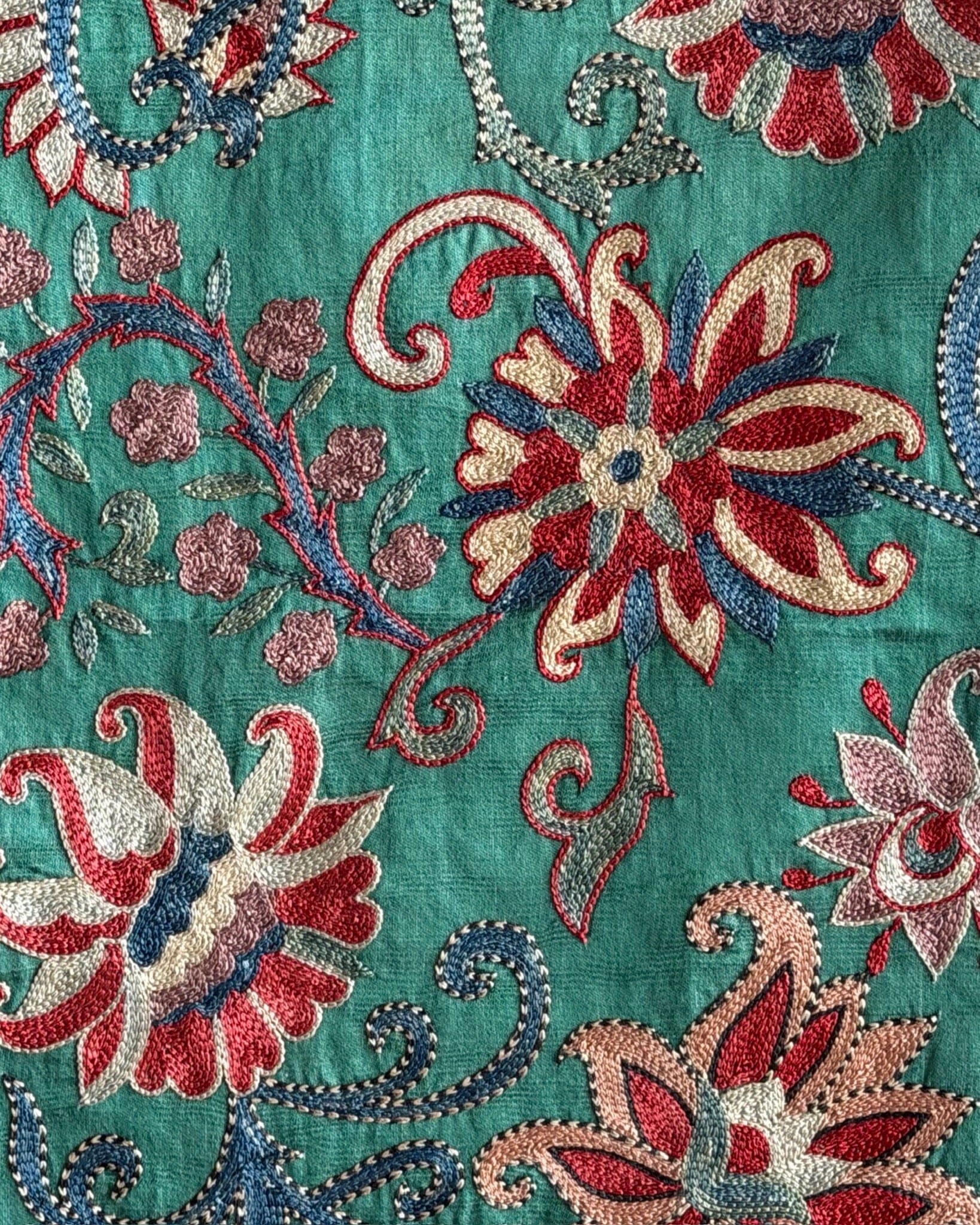 Hand Stitched Suzani (CSSU69626 | 44 x 65" ) Suzani Aziz Suzani 