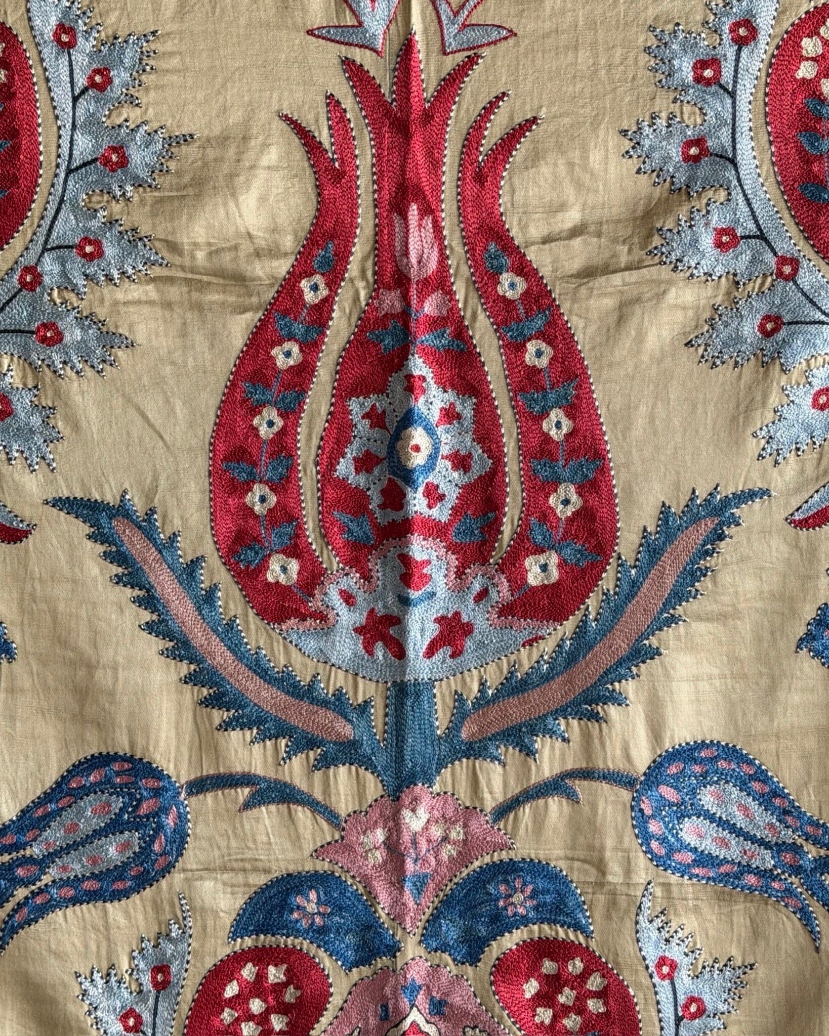 Hand Stitched Suzani (CSSU69926 | 45 x 65") Suzani Aziz Suzani 