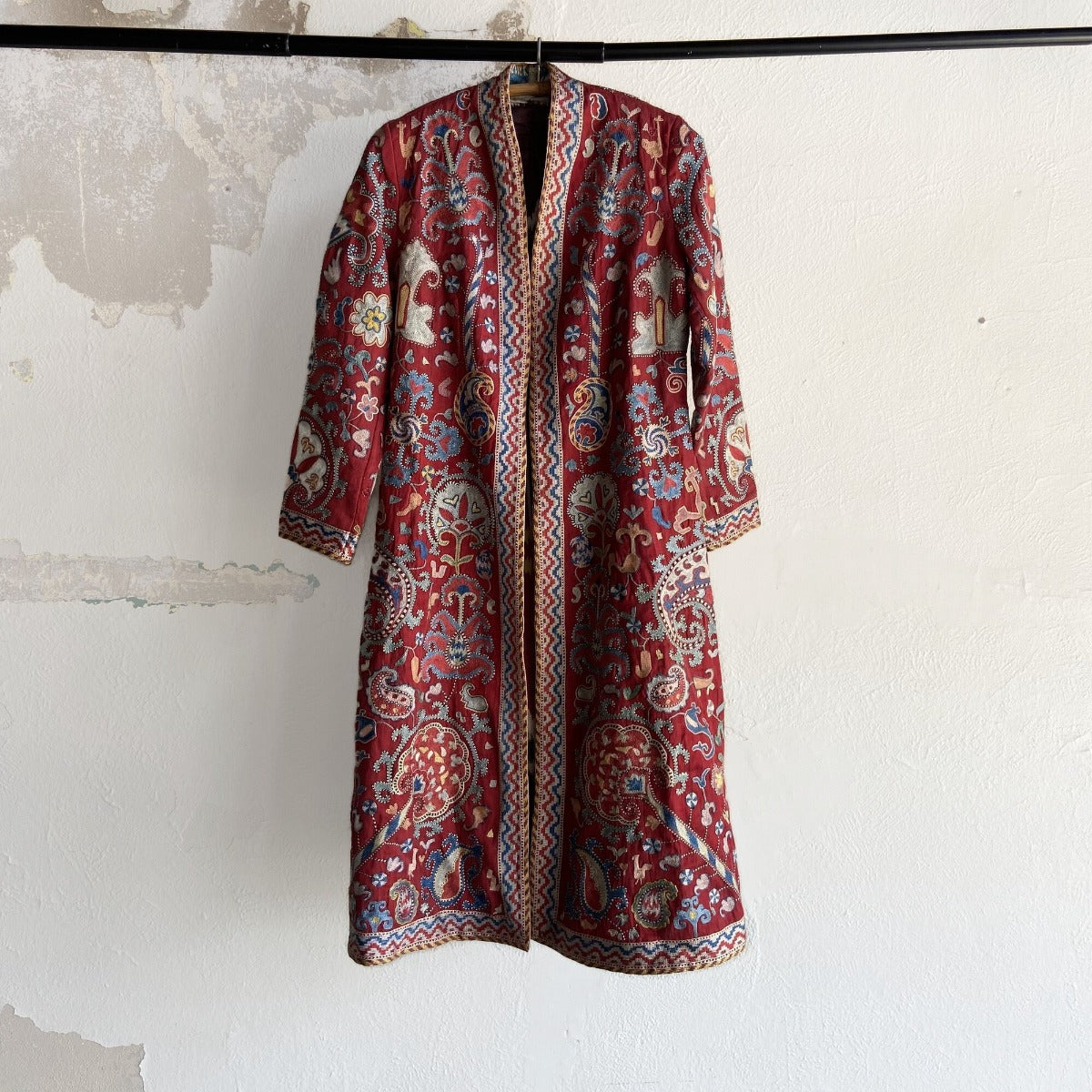 Hand-Stitched Suzani Coat from Uzbekistan (#CSSU223022) – B. Viz